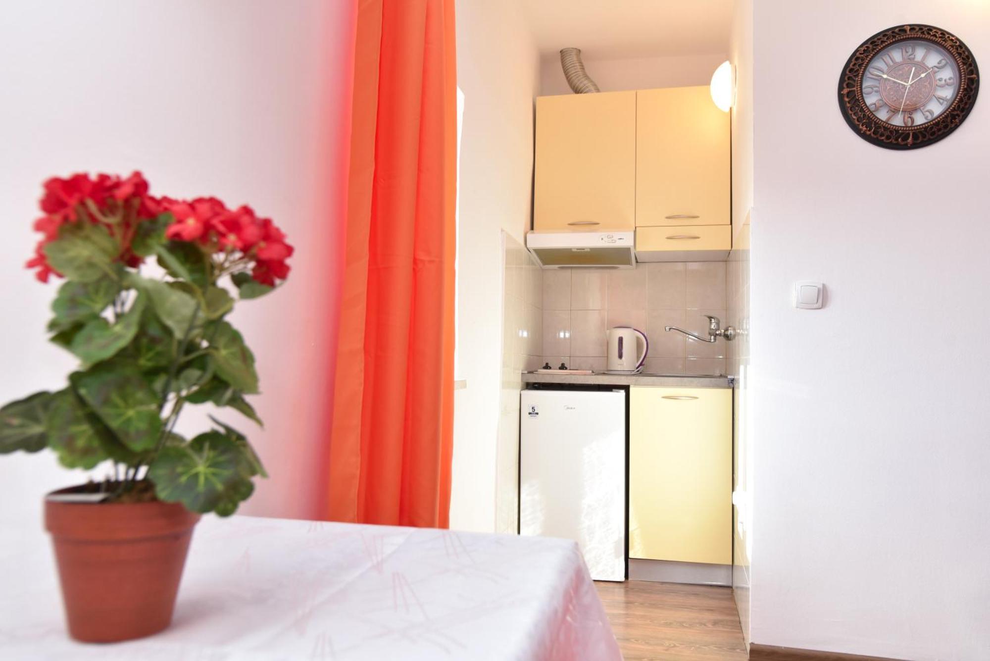 Royal Garden Apartments & Gastronomy Budva Exterior photo