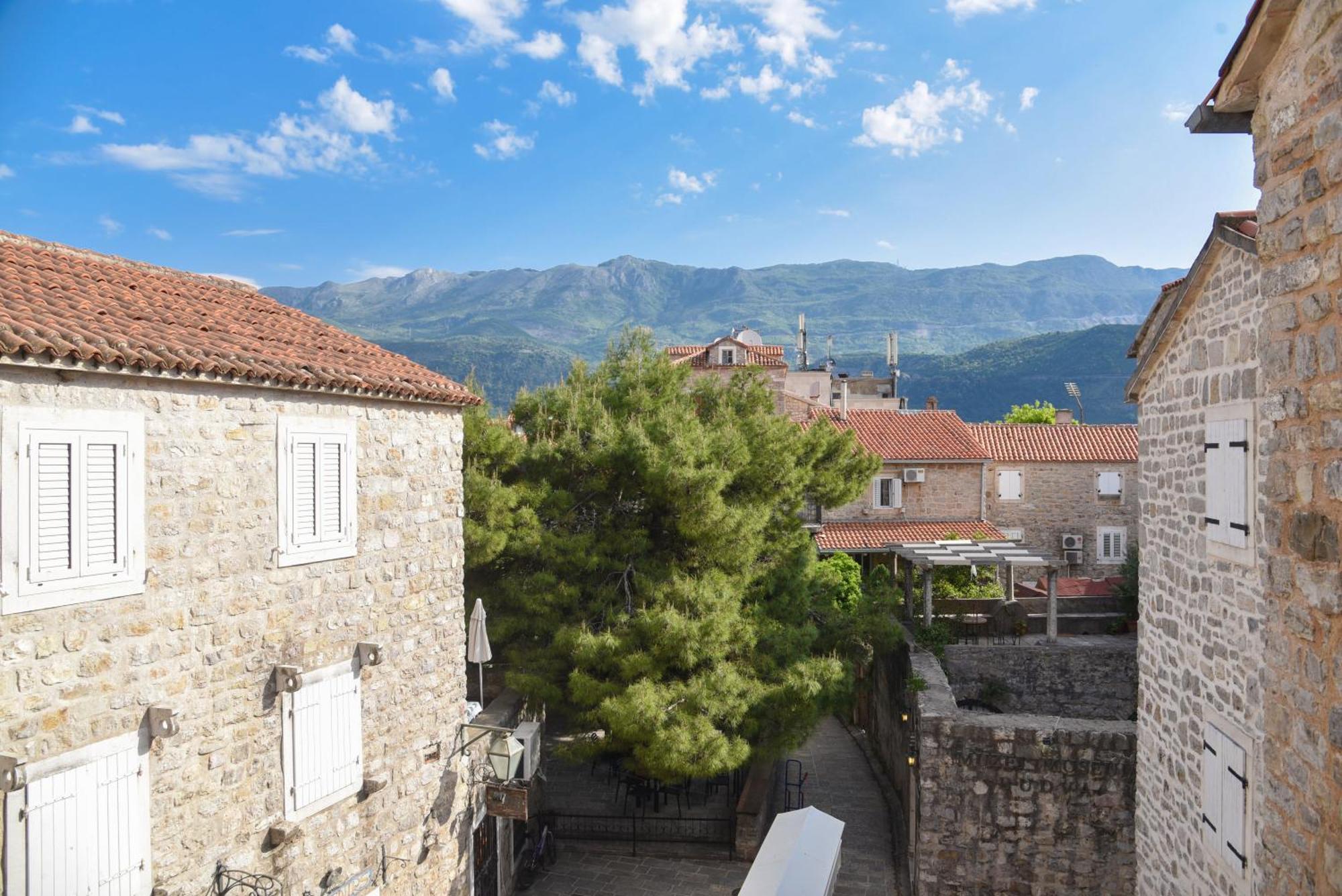 Royal Garden Apartments & Gastronomy Budva Exterior photo