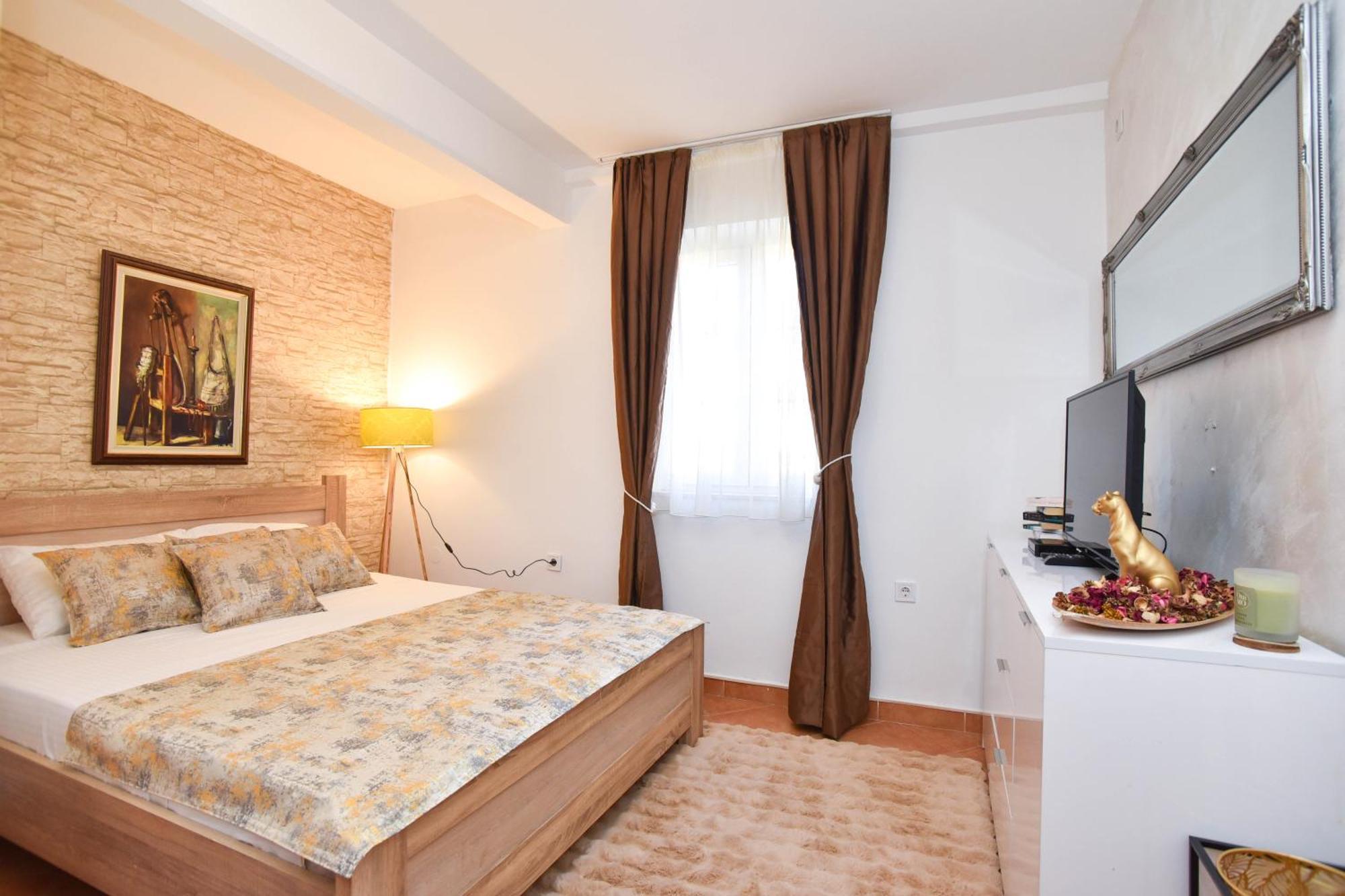 Royal Garden Apartments & Gastronomy Budva Exterior photo
